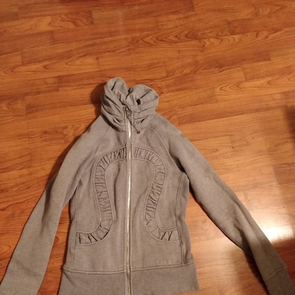 Woman's Lululemon zip up sweater - Picture 3 of 6